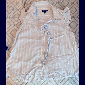 Super cute sleeveless top.